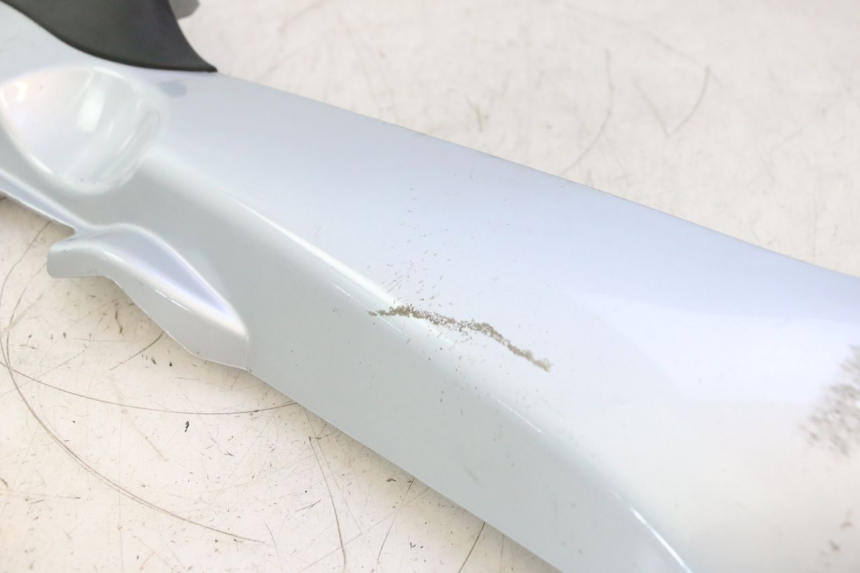 photo de RECHTER SEITENSCHWELLER PIAGGIO MP3 125 (2006 - 2014) - Zoom auf Gebrauchszustand