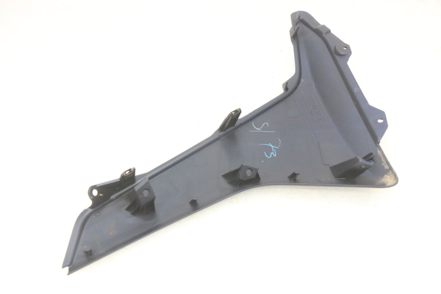 photo de RECHTER SEITENSCHWELLER YAMAHA N-MAX NMAX 125 (2017 - 2020) - Detailansicht des Bauteils