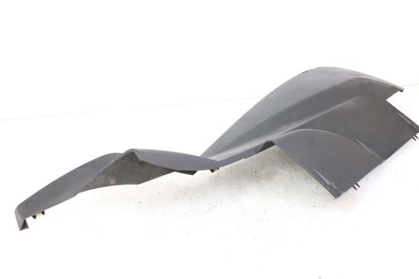 photo de UNTERBODEN RECHTS PEUGEOT SATELIS COMPRESSOR K15 125 (2006 - 2009) - Details der Befestigungspunkte