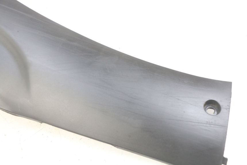 photo de RECHTER SEITENSCHWELLER TNT MOTOR ROMA 10' 4T 50 (2019 - 2022) - Details der Befestigungspunkte