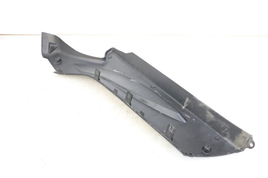 photo de RECHTER SEITENSCHWELLER DAELIM S3 125 (2010 - 2017) - Oberflächenzustand und Material