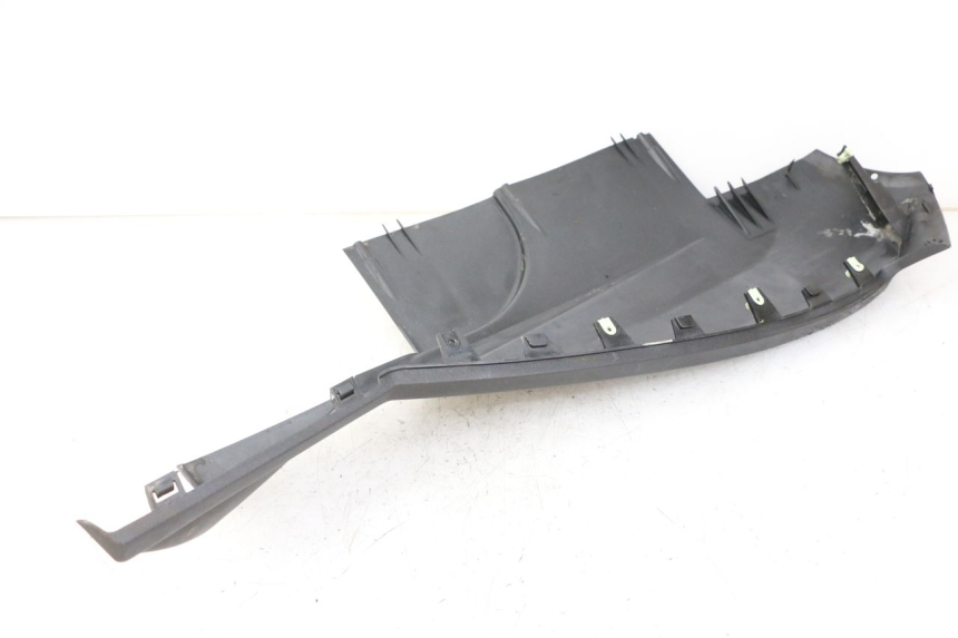 photo de UNTERBODEN RECHTS PEUGEOT SATELIS 125 (2013 - 2018) - Detailansicht des Bauteils