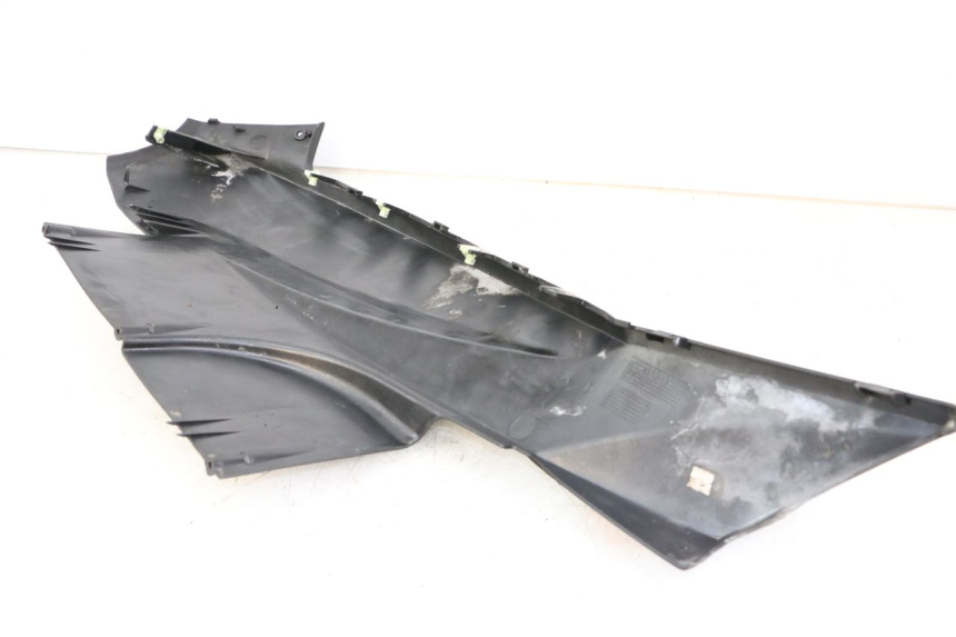 photo de UNTERBODEN RECHTS PEUGEOT SATELIS 125 (2013 - 2018) - Zoom auf Gebrauchszustand