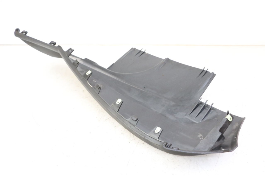 photo de UNTERBODEN RECHTS PEUGEOT SATELIS 125 (2013 - 2018) - Technische Nahaufnahme