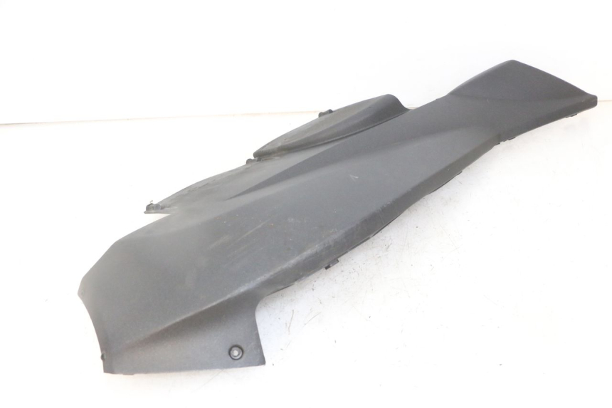 photo de UNTERBODEN RECHTS PEUGEOT SATELIS 125 (2013 - 2018) - Detailansicht des Bauteils