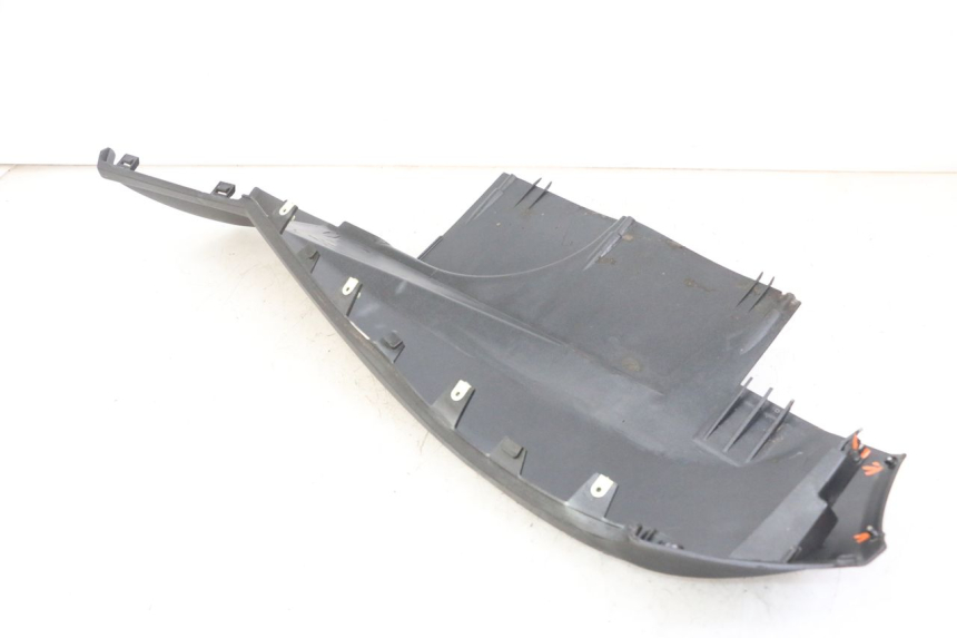 photo de UNTERBODEN RECHTS PEUGEOT SATELIS 125 (2013 - 2018) - Weitere Ansicht des Artikels