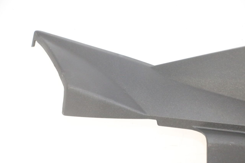 photo de UNTERBODEN RECHTS PEUGEOT SATELIS 125 (2013 - 2018) - Hochauflösende Nahaufnahme