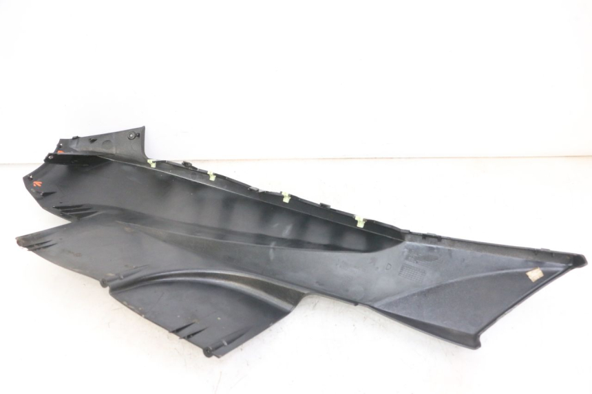 photo de UNTERBODEN RECHTS PEUGEOT SATELIS 125 (2013 - 2018) - Oberflächenzustand und Material