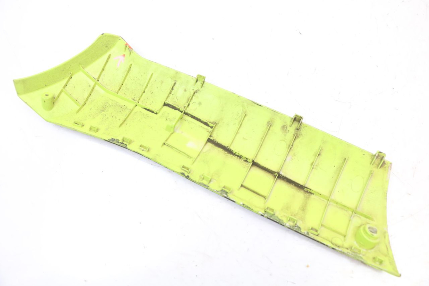 photo de UNTERBODEN RECHTS PEUGEOT STREETZONE I 2T 50 (2018 - 2020) - Details der Befestigungspunkte