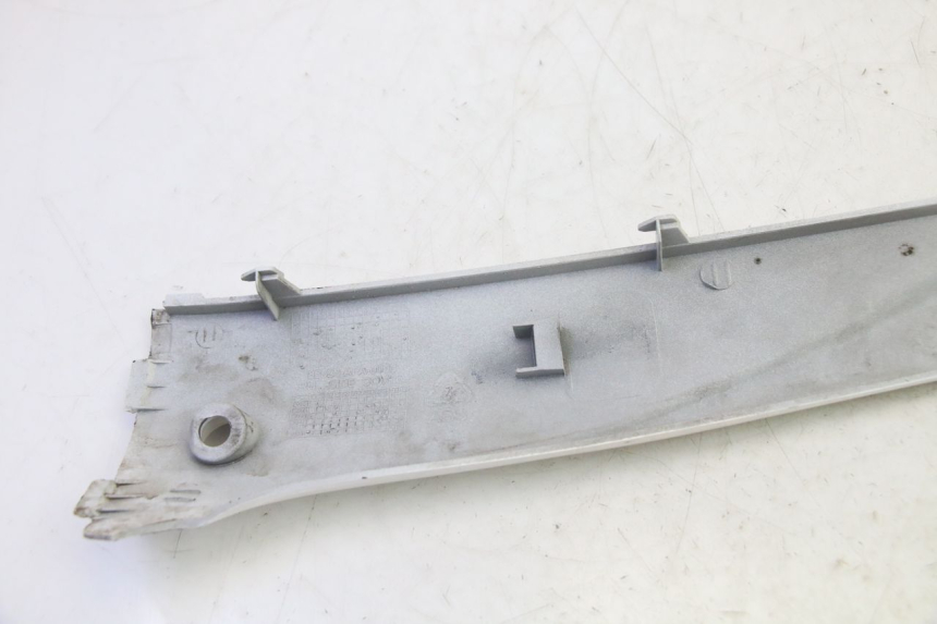 photo de UNTERBODEN RECHTS PEUGEOT TWEET PRO EFI 4T 50 (2021 - 2022) - Kennzeichnungen und Originalreferenzen