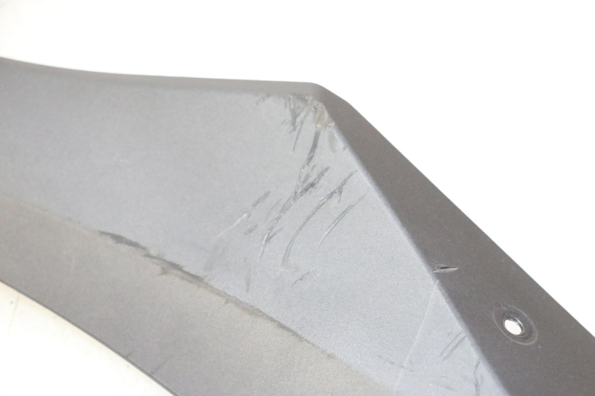 photo de UNTERBODEN RECHTS YAMAHA XMAX X-MAX 125 (2021 - 2025) - Details der Befestigungspunkte