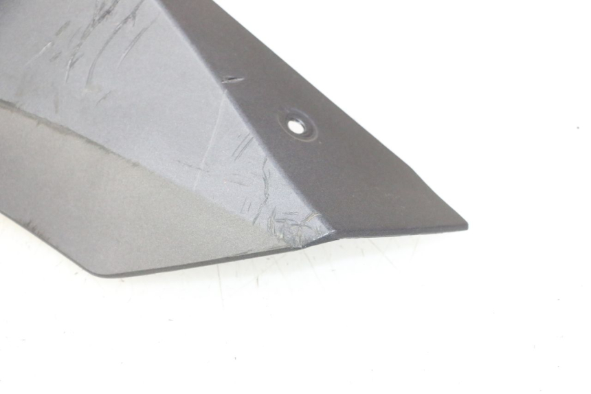 photo de UNTERBODEN RECHTS YAMAHA XMAX X-MAX 125 (2021 - 2025) - Oberflächenzustand und Material