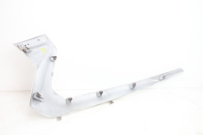 photo de RECHTER SEITENSCHWELLER YAMAHA XMAX X-MAX 125 (2006 - 2009) - Details der Befestigungspunkte