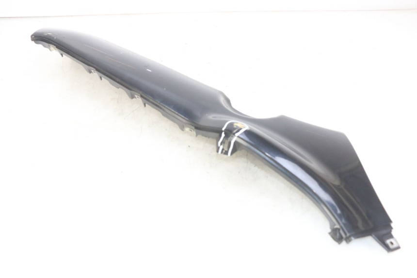 photo de RECHTER SEITENSCHWELLER PIAGGIO X8 125 (2004 - 2007) - Details der Befestigungspunkte