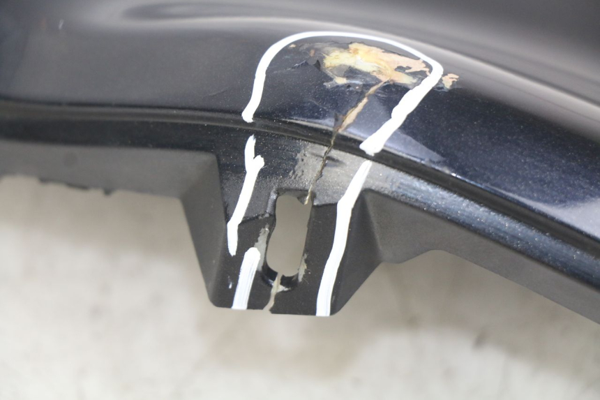 photo de RECHTER SEITENSCHWELLER PIAGGIO X8 125 (2004 - 2007) - Oberflächenzustand und Material