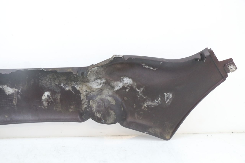 photo de RECHTER SEITENSCHWELLER PIAGGIO X8 125 (2004 - 2007) - Details der Befestigungspunkte