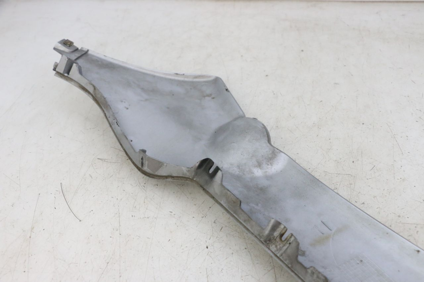 photo de RECHTER SEITENSCHWELLER PIAGGIO X8 125 (2004 - 2007) - Zoom auf Gebrauchszustand