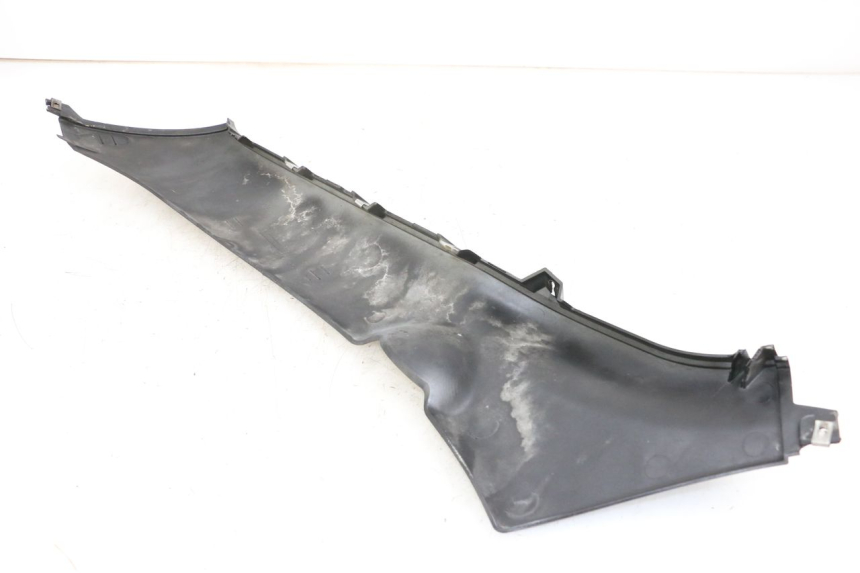 photo de RECHTER SEITENSCHWELLER PIAGGIO XEVO - X EVO 125 (2007 - 2017) - Zoom auf Gebrauchszustand