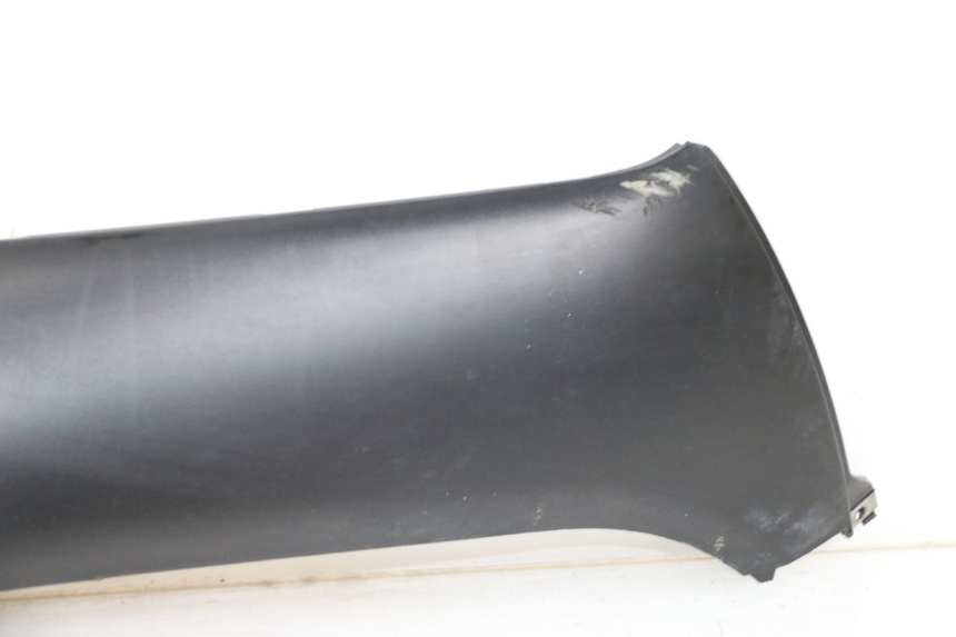 photo de RECHTER SEITENSCHWELLER PIAGGIO XEVO - X EVO 125 (2007 - 2017) - Details der Befestigungspunkte