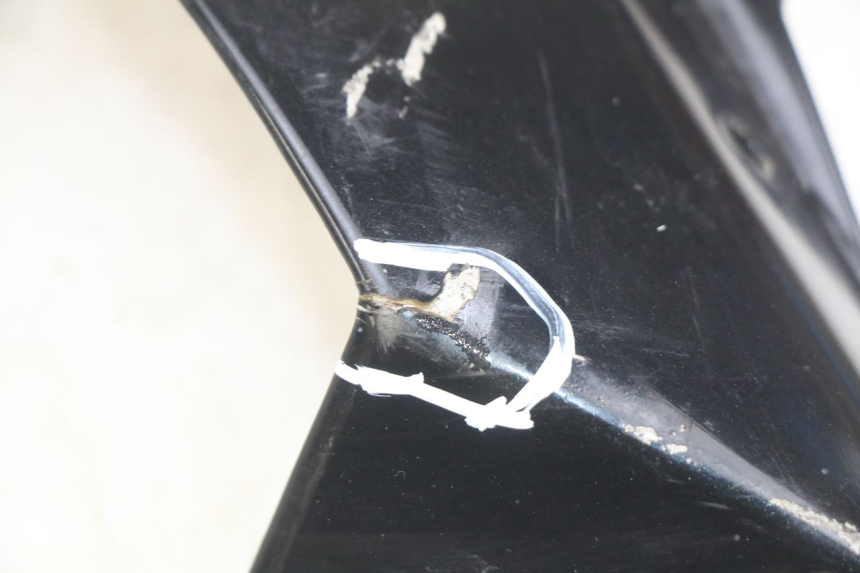 photo de RECHTER SEITENSCHWELLER YAMAHA YZF R1 1000 (2007 - 2008) - Kennzeichnungen und Originalreferenzen