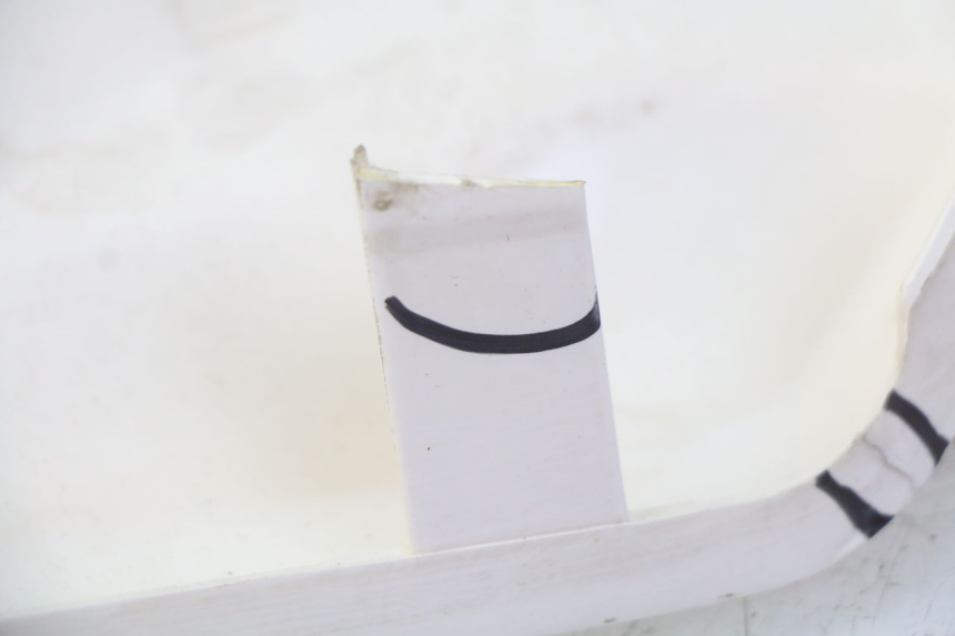 photo de UNTERBODEN PEUGEOT E-VIVACITY 1 (2012 - 2018) - Details der Befestigungspunkte