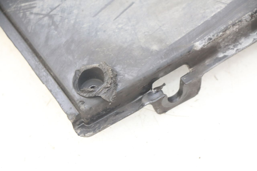 photo de UNTERBODEN HONDA FES S-WING SWING ABS 125 (2007 - 2015) - Zoom auf Gebrauchszustand