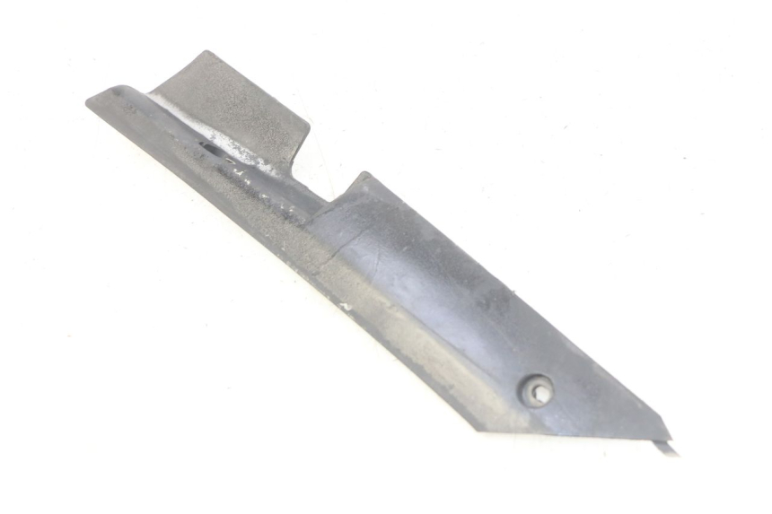 photo de LINKER UNTERE SEITENVERKLEIDUNG PGO BIG MAX 50 (2001 - 2009) - Zoom auf Gebrauchszustand