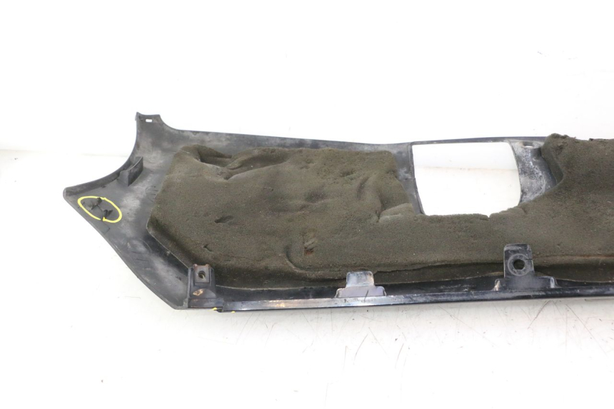 photo de UNTERBODEN LINKS SUZUKI BURGMAN EXECUTIVE ABS 650 (2006 - 2012) - Details der Befestigungspunkte