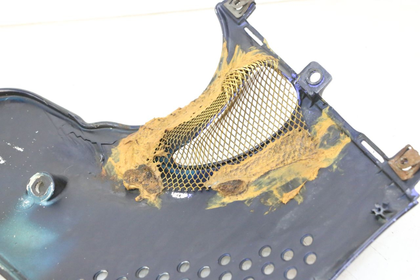 photo de UNTERBODEN LINKS HONDA CBR RR FIREBLADE 900 (1992 - 1994) - Details der Befestigungspunkte