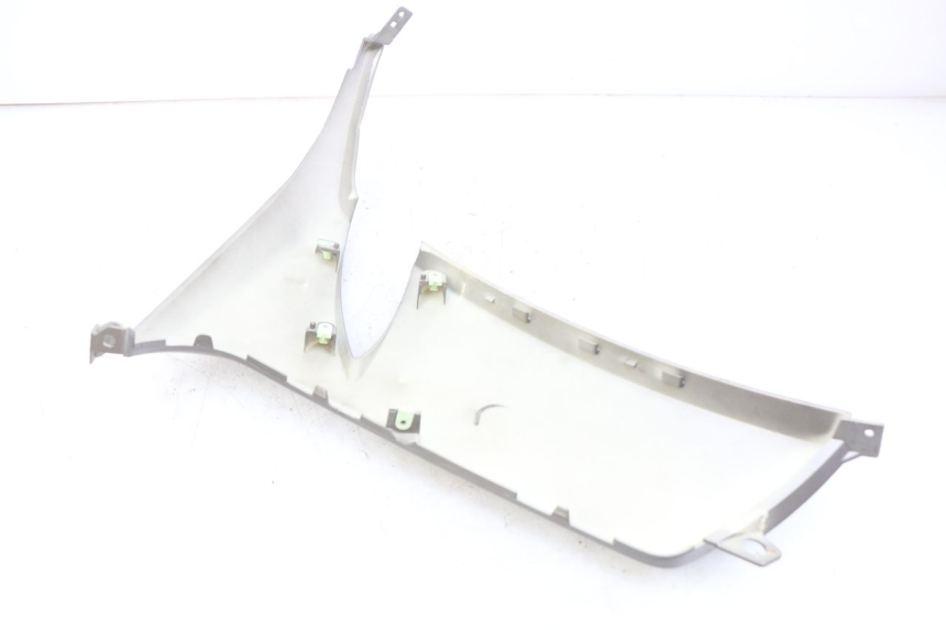 photo de LINKER UNTERE SEITENVERKLEIDUNG PEUGEOT CITYSTAR AIR 125 (2014 - 2017) - Zoom auf Gebrauchszustand