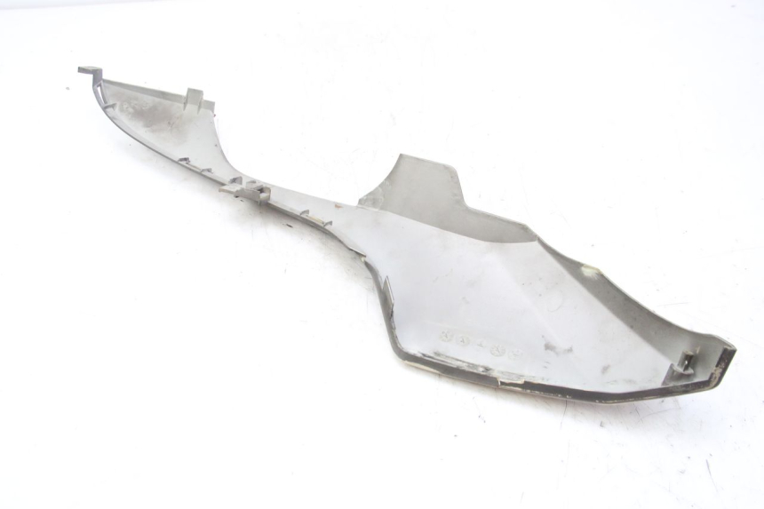 photo de LINKER UNTERE SEITENVERKLEIDUNG KYMCO DINK STREET 125 (2009 - 2014) - Zoom auf Gebrauchszustand