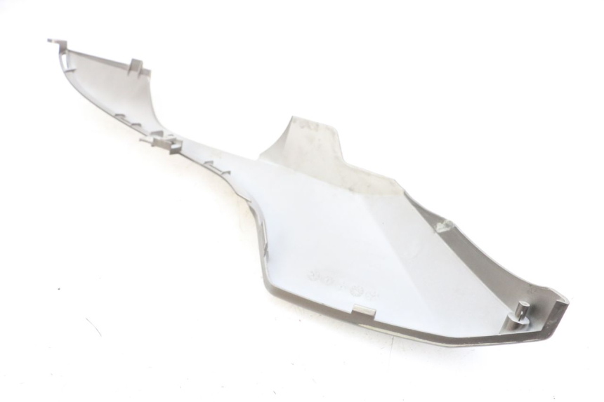 photo de LINKER UNTERE SEITENVERKLEIDUNG KYMCO DINK STREET 125 (2009 - 2014) - Zoom auf Gebrauchszustand