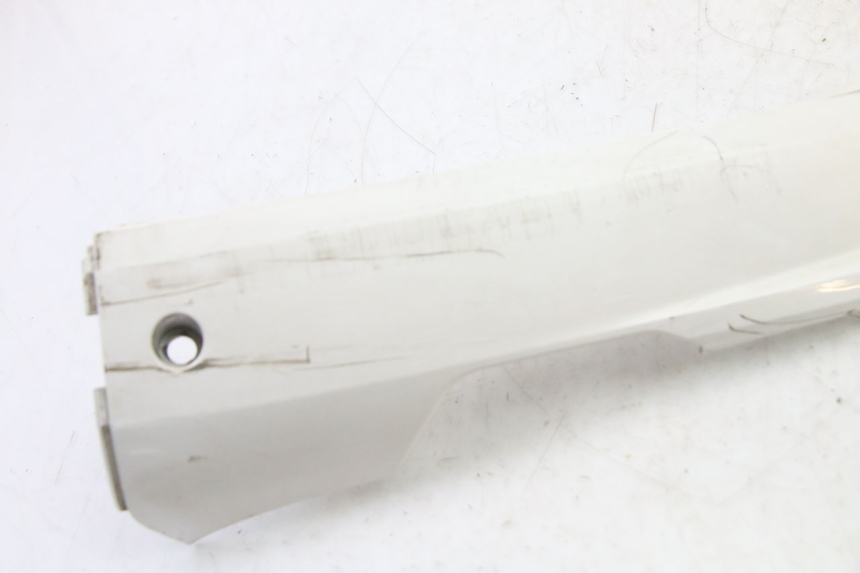 photo de LINKER UNTERE SEITENVERKLEIDUNG SYM FIDDLE 3 III 125 (2014 - 2020) - Detailansicht des Bauteils