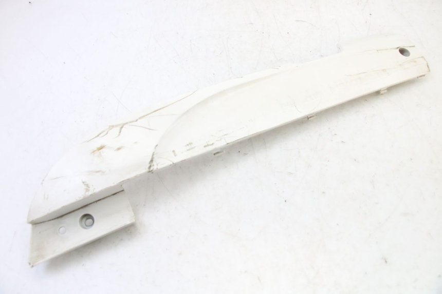 photo de LINKER UNTERE SEITENVERKLEIDUNG SYM FIDDLE 3 III 125 (2014 - 2020) - Details der Befestigungspunkte