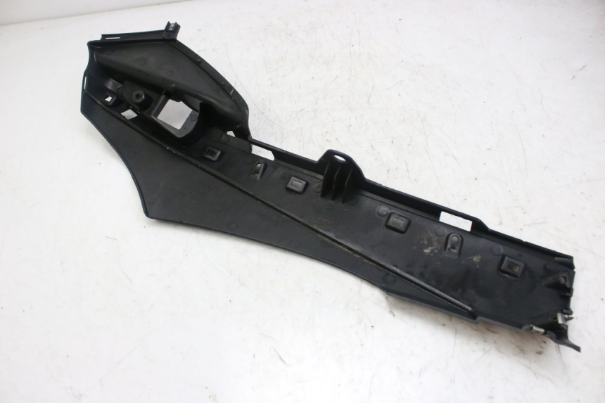 photo de LINKER UNTERE SCHWELLER PIAGGIO FLY 4T 50 (2013 - 2017) - Detailansicht des Bauteils