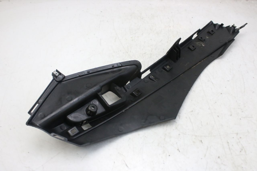 photo de LINKER UNTERE SCHWELLER PIAGGIO FLY 4T 50 (2013 - 2017) - Technische Nahaufnahme