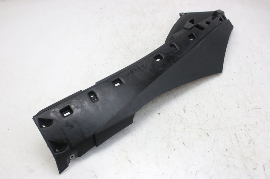 photo de LINKER UNTERE SCHWELLER PIAGGIO FLY 4T 50 (2013 - 2017) - Details der Befestigungspunkte