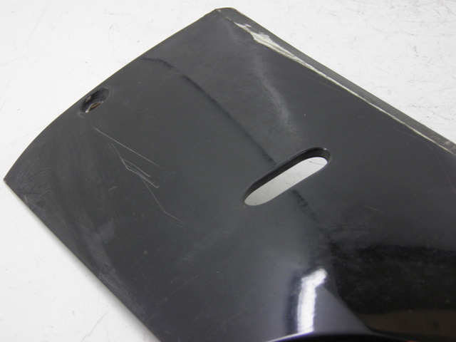 photo de UNTERBODEN LINKS HONDA FES PANTHEON 125 (2003 - 2007) - Details der Befestigungspunkte