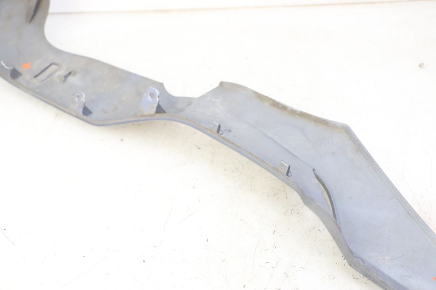 photo de UNTERBODEN LINKS SYM JOYMAX 125 (2010 - 2017) - Detailansicht des Bauteils