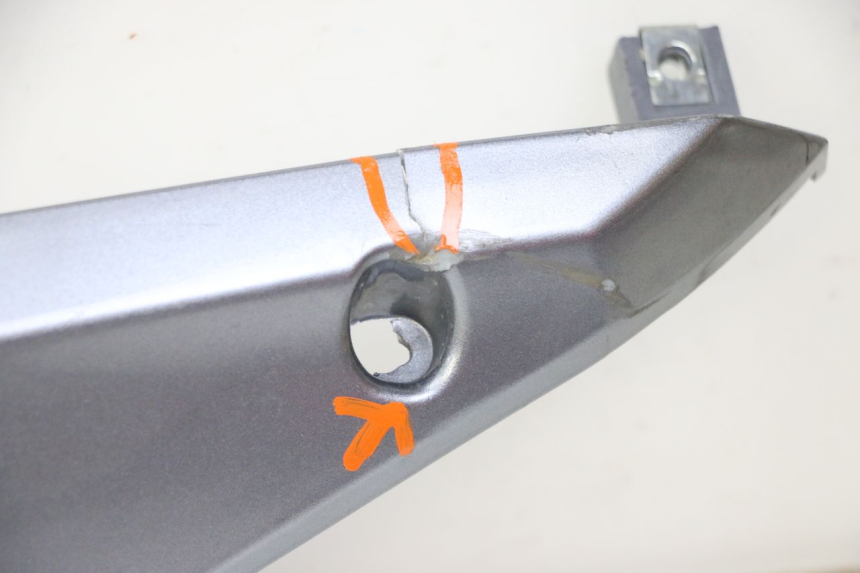 photo de UNTERBODEN LINKS SYM JOYMAX 125 (2010 - 2017) - Hochauflösende Nahaufnahme