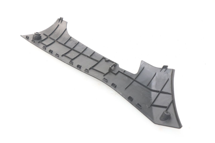 photo de LINKER UNTERE SEITENVERKLEIDUNG PEUGEOT KISBEE 2T 50 (2010 - 2017) - Detailansicht des Bauteils