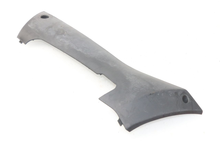 photo de LINKER UNTERE SEITENVERKLEIDUNG PEUGEOT KISBEE 2T 50 (2010 - 2017) - Zoom auf Gebrauchszustand