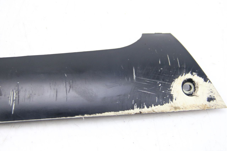 photo de LINKER UNTERE SEITENVERKLEIDUNG PEUGEOT KISBEE 2T 50 (2018 - 2022) - Detailansicht des Bauteils