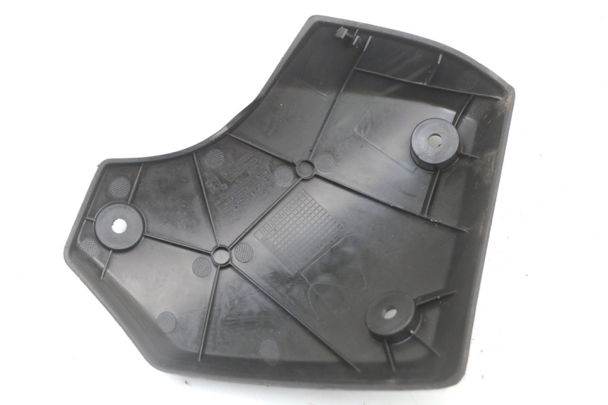 photo de LINKER UNTERE SEITENVERKLEIDUNG PEUGEOT KISBEE 4T 50 (2018 - 2022) - Zoom auf Gebrauchszustand