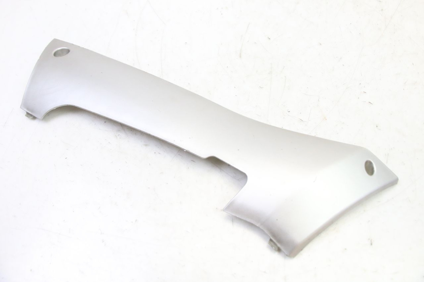 photo de LINKER UNTERE SEITENVERKLEIDUNG PEUGEOT KISBEE 4T 50 (2018 - 2022) - Detailansicht des Bauteils