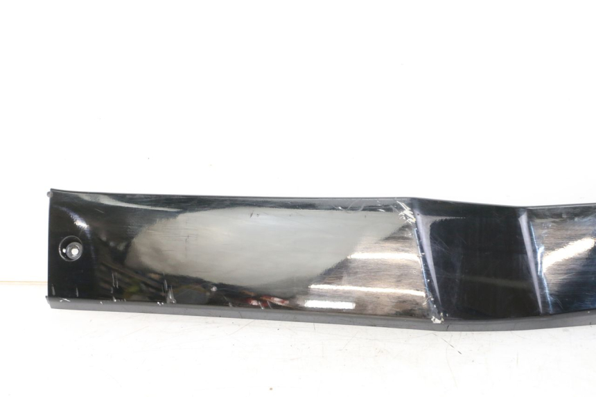 photo de UNTERBODEN LINKS KYMCO PEOPLE S 125 (2000 - 2008) - Details der Befestigungspunkte