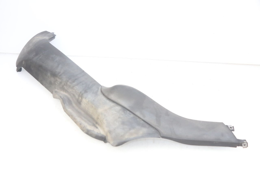 photo de LINKER UNTERE SEITENVERKLEIDUNG PIAGGIO MP3 LT 300 (2010 - 2016) - Details der Befestigungspunkte