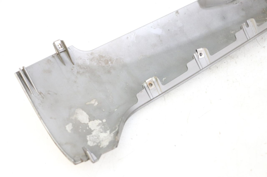 photo de LINKER UNTERE SEITENVERKLEIDUNG PIAGGIO MP3 LT 300 (2010 - 2016) - Technische Nahaufnahme