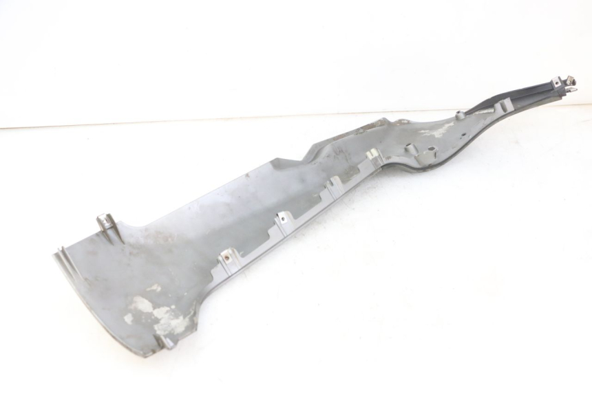 photo de LINKER UNTERE SEITENVERKLEIDUNG PIAGGIO MP3 LT 300 (2010 - 2016) - Oberflächenzustand und Material