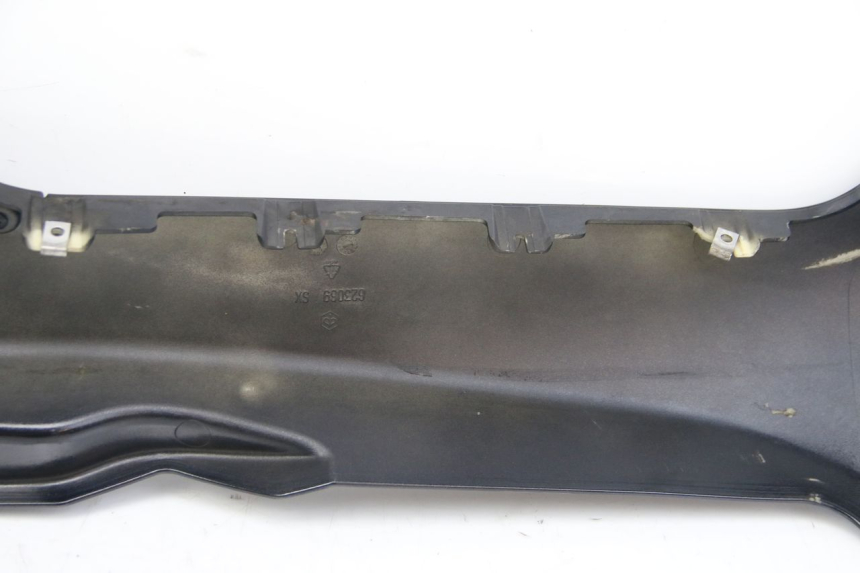photo de LINKER UNTERE SEITENVERKLEIDUNG PIAGGIO MP3 125 (2006 - 2014) - Oberflächenzustand und Material